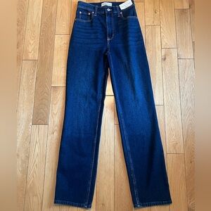 NWT Abercrombie & Fitch 90s Straight Ultra High Rise Dark Wash Jeans Womens sz 0